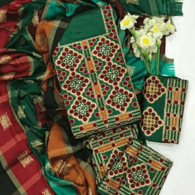 Winter collection
Staple marina