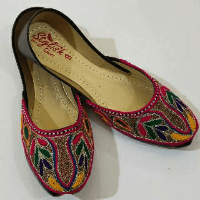 *Traditional Khussa*
For Ladies