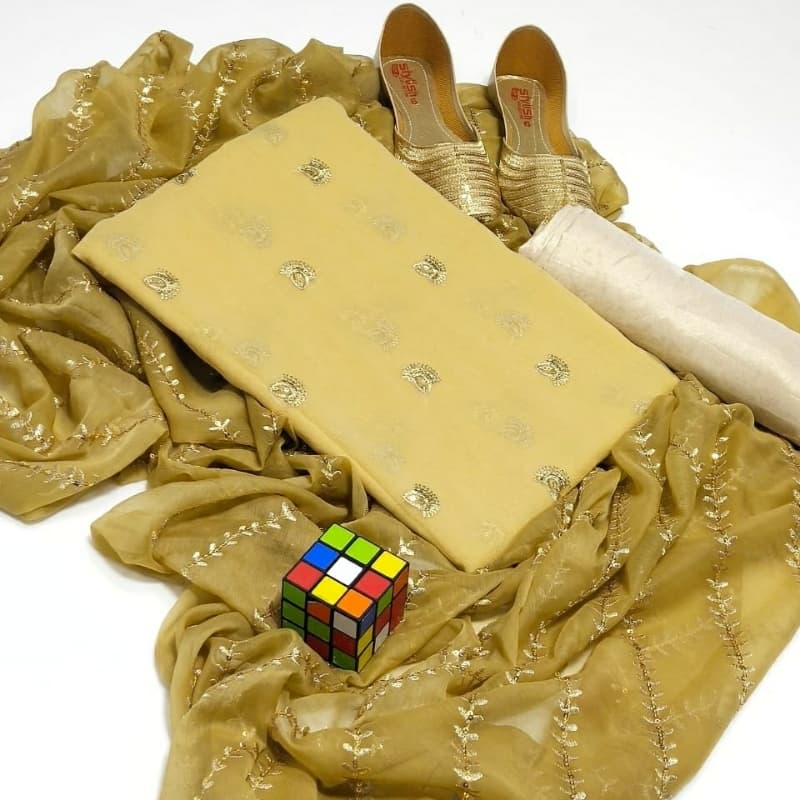 New collection 2021*
3 Pcs Suits *