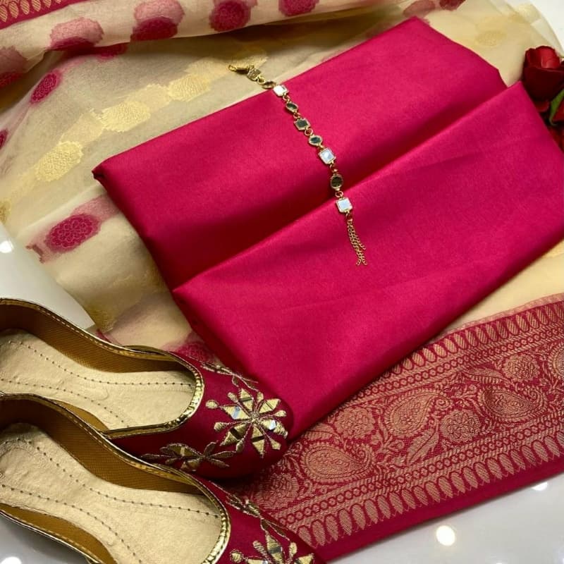 All colors available
3 pieces suits