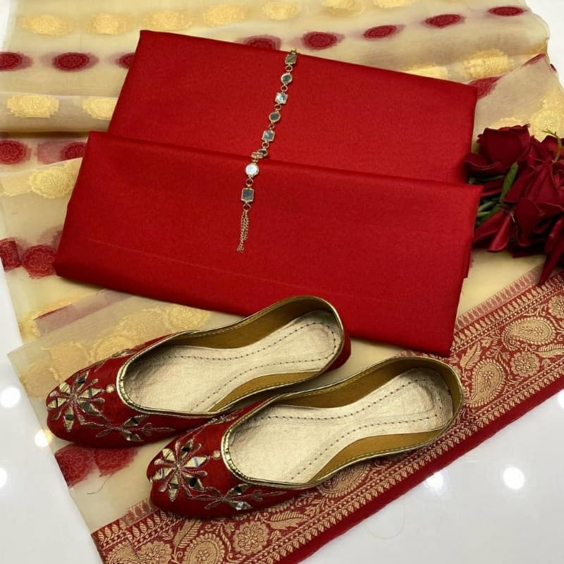 All colors available
3 pieces suits