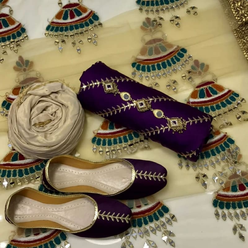 *Ñew fancy collection*
*Shamoz silk* embroidery 👕3pc Dress