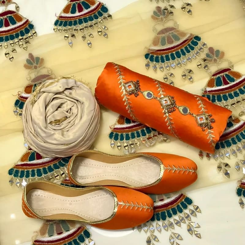 *Ñew fancy collection*
*Shamoz silk* embroidery 👕3pc Dress